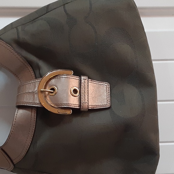 Coach,Logo Hobo Bag - Hunter Green & Burnished Gld - Picture 2 of 12